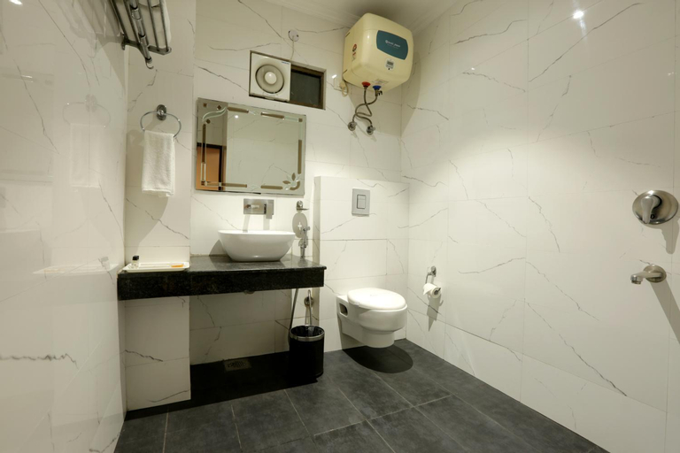 Bathroom 7