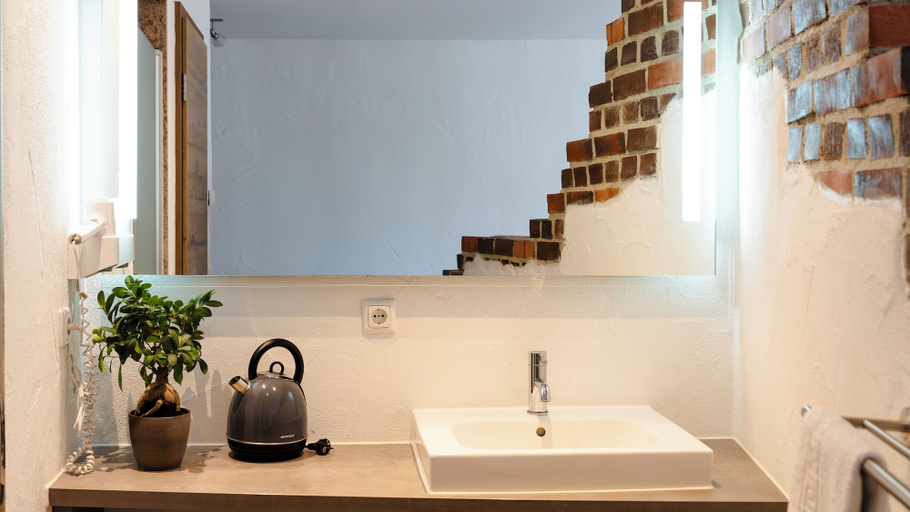 Bathroom 5, Henrys Sleeping Buttenwiesen, Dillingen an der Donau