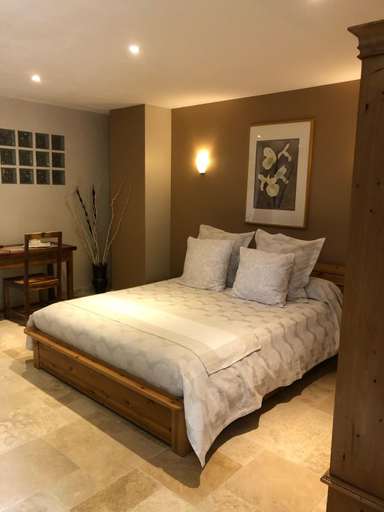 Bedroom 2, Chambres d'Hotes La Chrysalide, Vaucluse