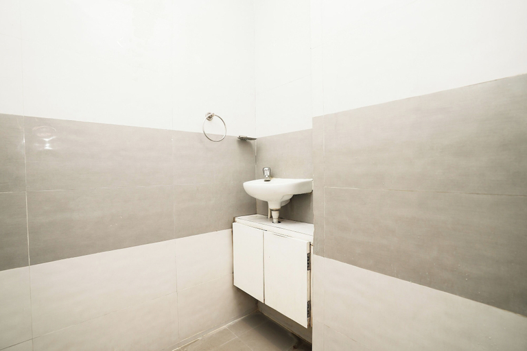 Bathroom 2, Hotel Elegance, Mumbai Suburban