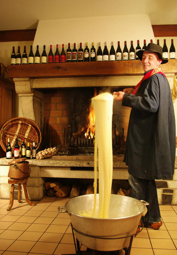 Food & Drinks 4, Hotel-Restaurant Logis l'Aubrac Laguiole, Aveyron