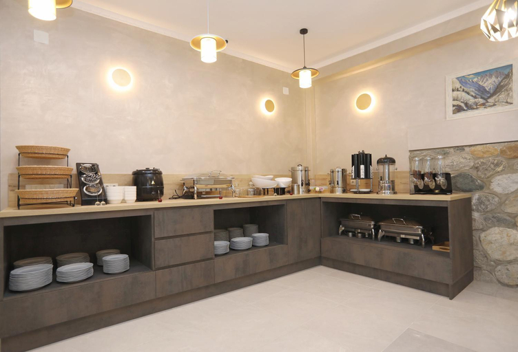 Food & Drinks 5, Sunset Terrace Mestia, Mestia