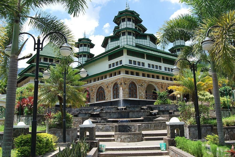 Hotel Maninjau Indah - the Lakeside Resort, Agam
