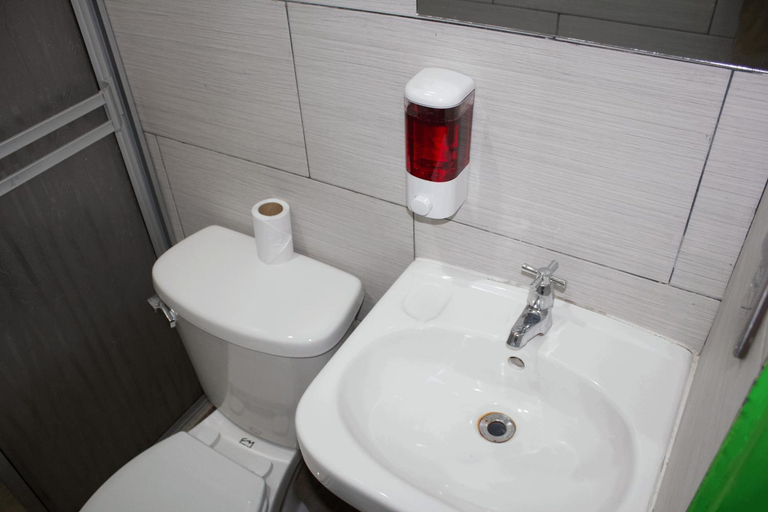 Bathroom 4, Hotel La Castella, San José