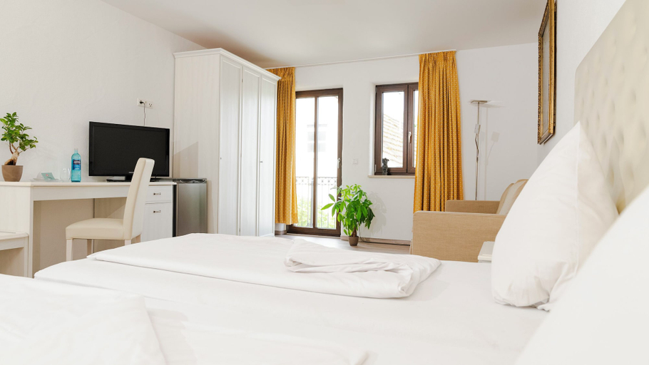 Bedroom 4, Henrys Sleeping Buttenwiesen, Dillingen an der Donau