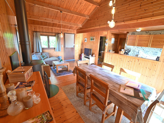 Others 5, Beautiful chalet for 4 pax quietly located with a beautifully landscaped garden, Namur