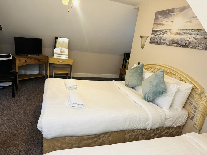 Bedroom 3, Woodcock Inn, Surrey