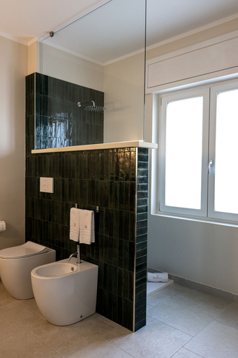 Bathroom 3, Oronti Accommodations, Lecce