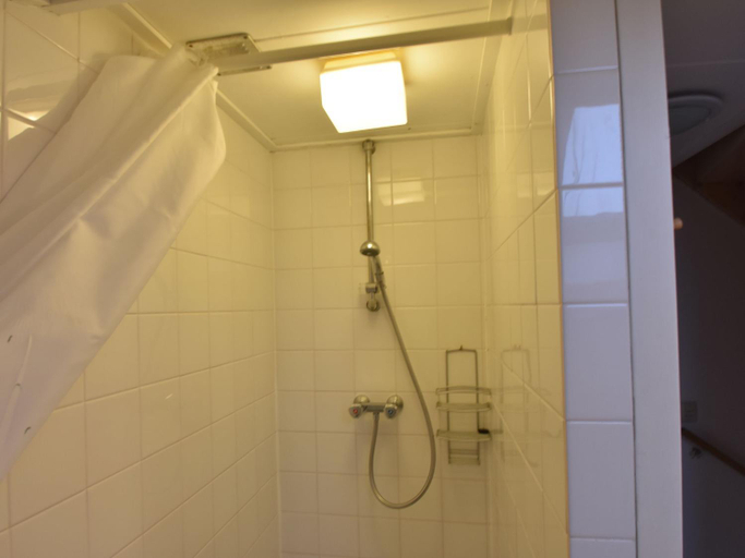 Bathroom 3, Holiday Home Bergen aan Zee near Beach, Bergen