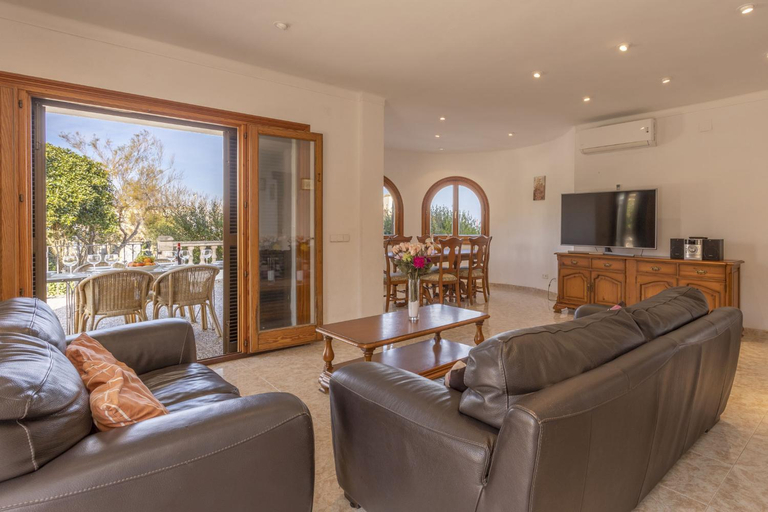 Others 3, Villa Can Auba, Baleares