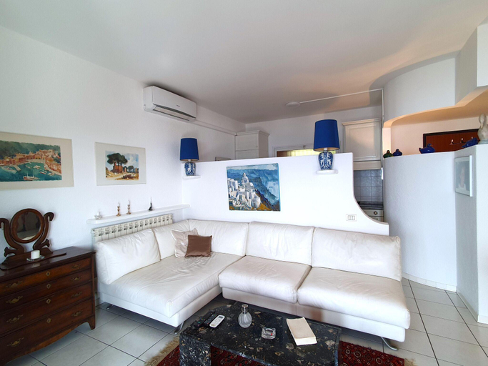 Others 4, Holiday Home in Maccagno with Pool, Varese