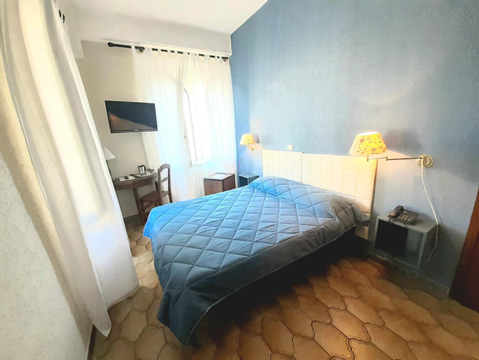 Bedroom 13