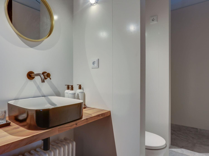 Bathroom 3, Inn in Ternaard near Heritage, Dongeradeel
