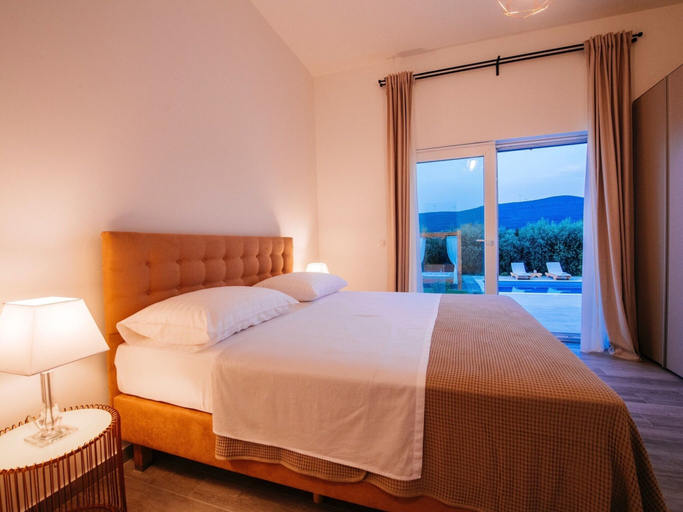 Bedroom 3, Villa With Private Pool and Garden, Novigrad