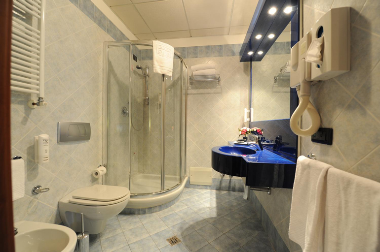 Bathroom 4