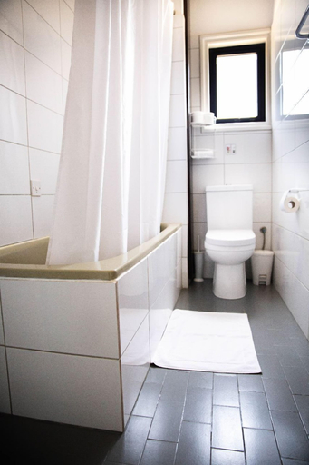 Bathroom 3, Olive Island, Larnaca