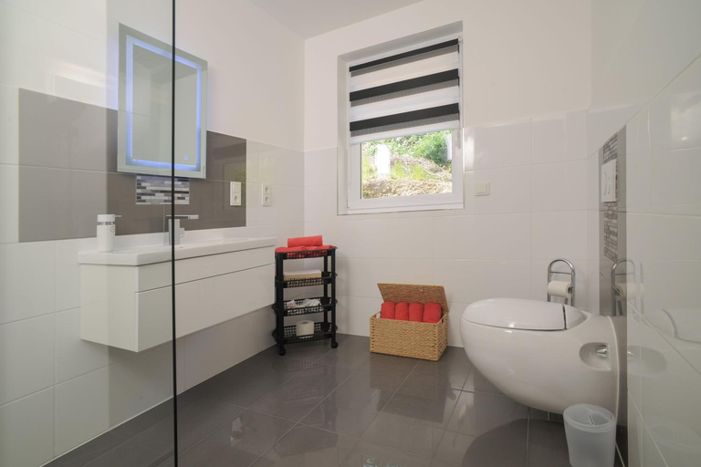 Bathroom 2, Designlofts Uber der Stadt - Sennhutte 15, Harz