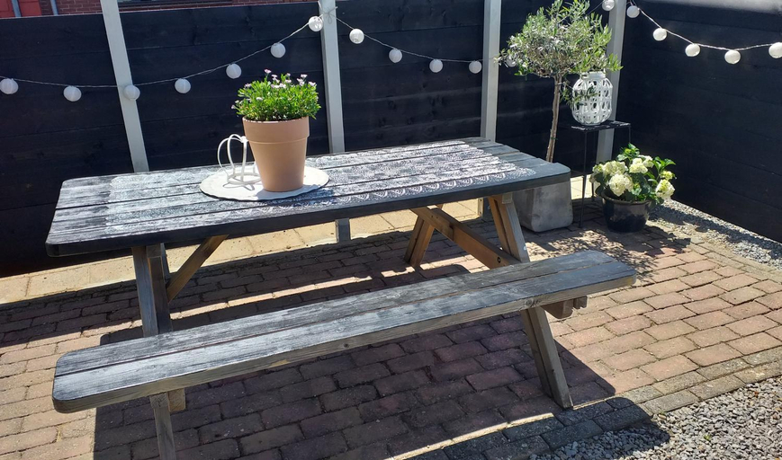 Others 4, B&B SJLAOPE BIEJ DE SJLECHTER (slapen bij de slager), Echt-Susteren