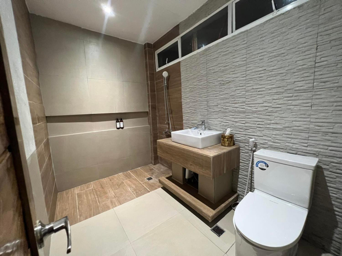 Bathroom, Kesa Cloud 9 Resort, General Luna