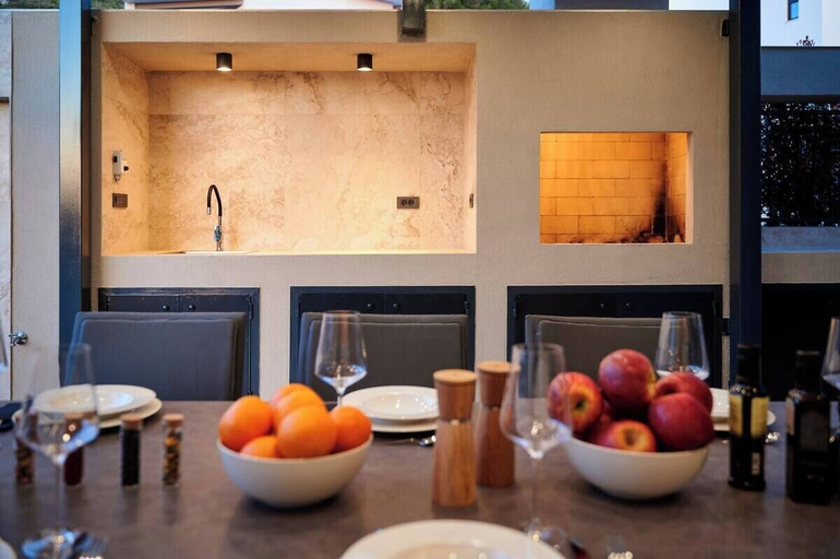 Food & Drinks, Exclusive pool villa with view, Podstrana