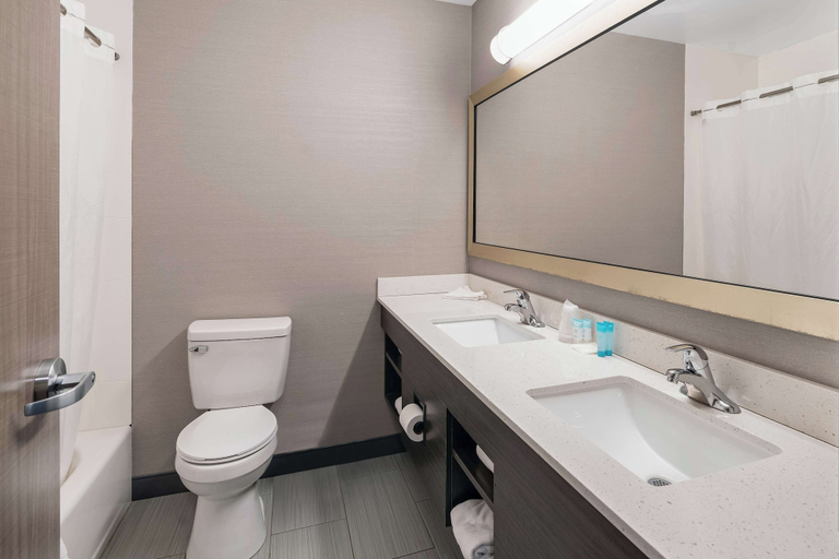 Bathroom 5, Americas Best Value Inn Foxboro, Foxborough
