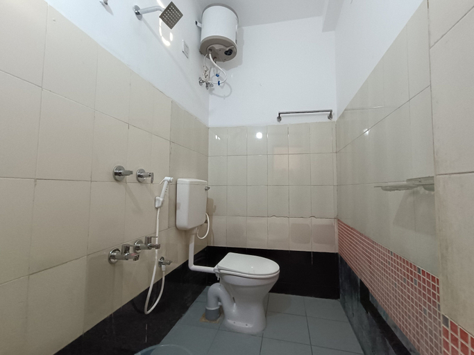 Bathroom 4, Arul Residency, Puducherry