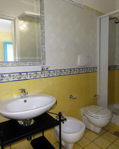 Bathroom 4, Dimora Carlo III, Salerno