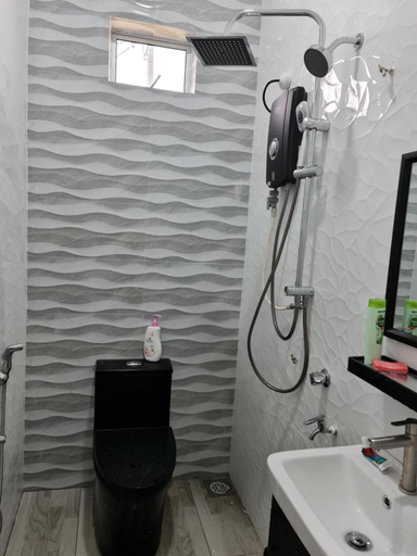 Bathroom 3, Munirah Homestay For Muslim Only, Dungun