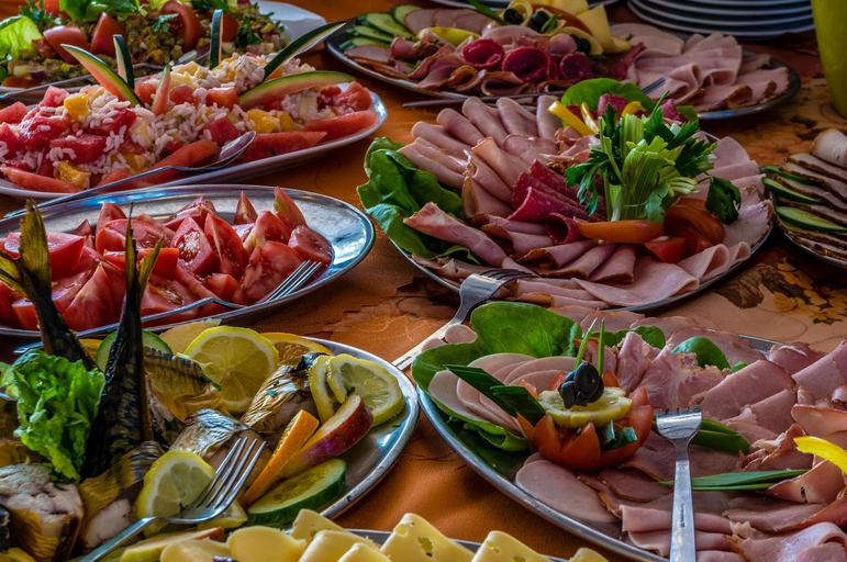 Food & Drinks 4, OW Carbo Dabki - w sasiedztwie lasu i jeziora, Sławno