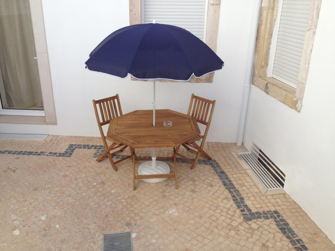 Others 4, Candido Reis Apartments, Lagos