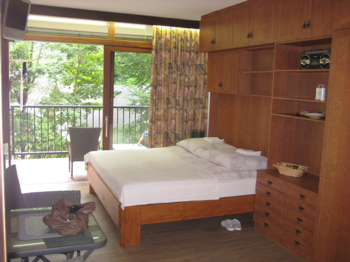 Bedroom 2, Ferienwohnung Karnten Luise direkt am Ossiacher See, Villach
