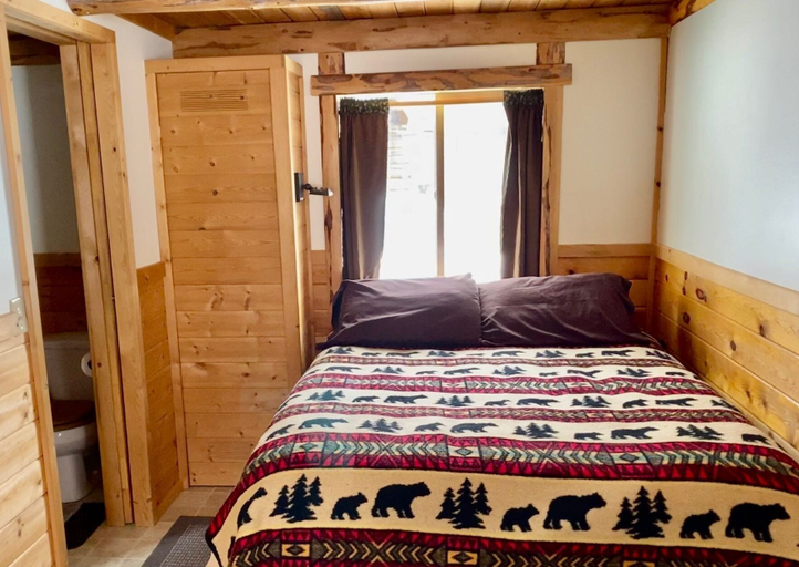 Bedroom 2, Meandering Moose Lodging, Matanuska-Susitna