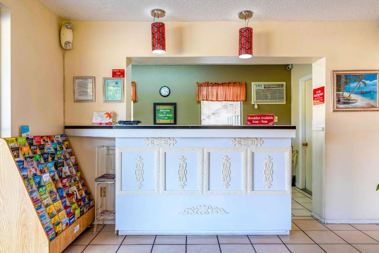 Public Area 2, Econo Lodge Crystal River, Citrus