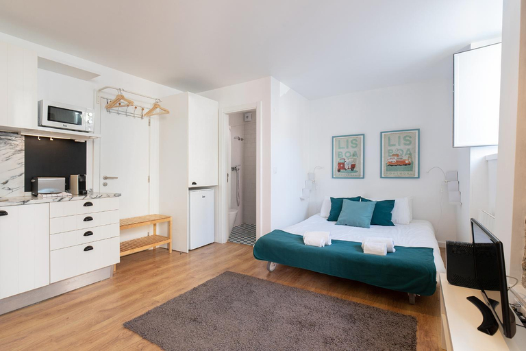 Others 3, Classic Lisbon Homes: Bright & Central in Belem, Lisbon