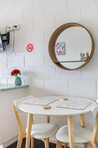 Others 5, Geelong CBD Accommodation, Geelong