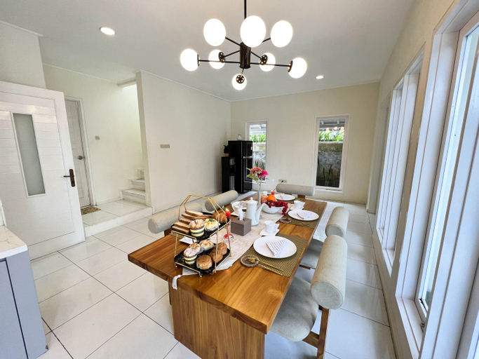 Dining Room 25