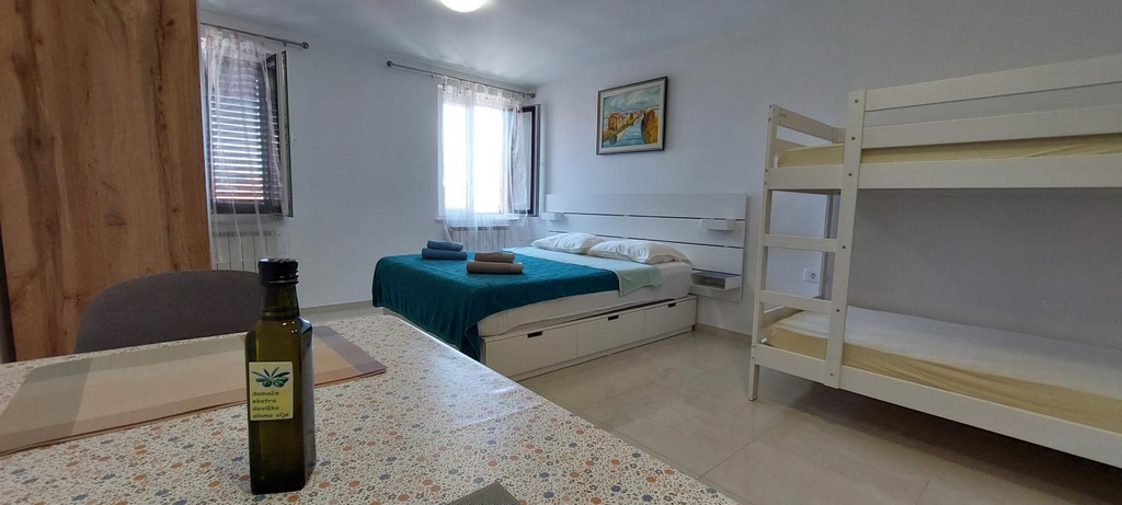 Others 3, Apartmaji JURCAN Izola, Izola