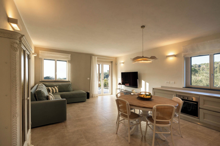 Others 5, Borgo Isasco, Savona