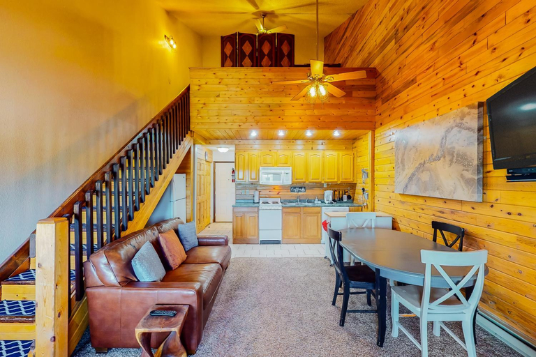 Others 4, Silver Lodge B, Grand