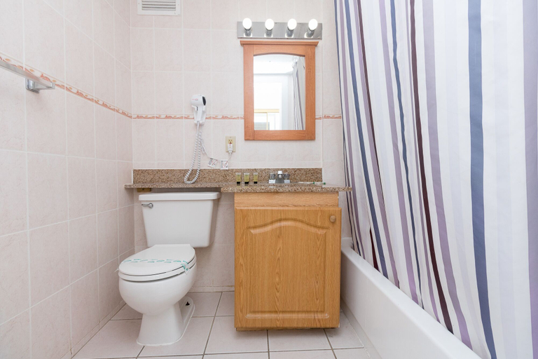 Bathroom, 540 Ocean View Hollywood, Broward