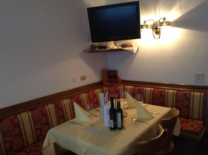 Bedroom, Hotel Daniela, Bolzano