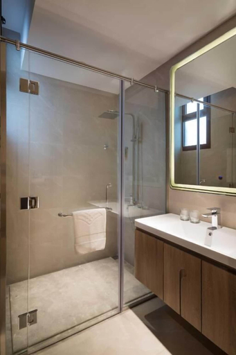 Bathroom 4, Aber Unayzah