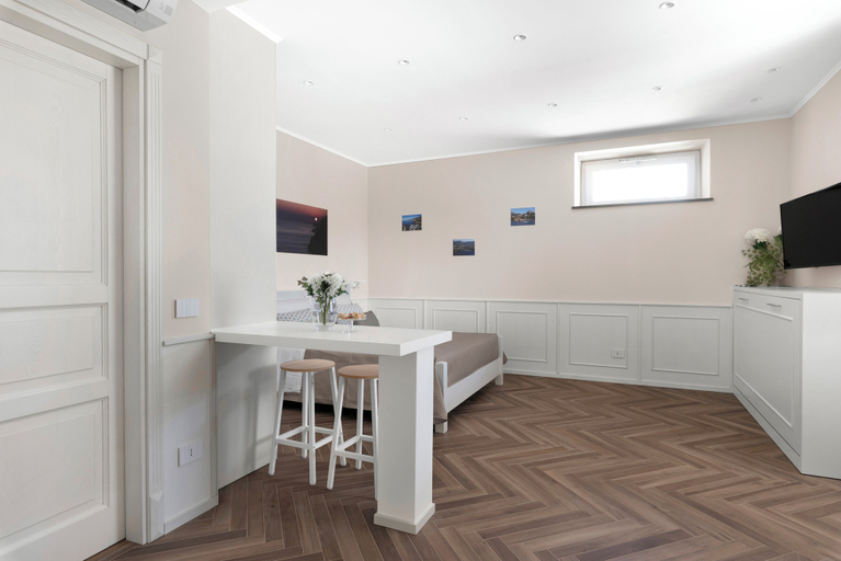 Others 5, De Vivo Realty - Cyrus Apartments, Napoli