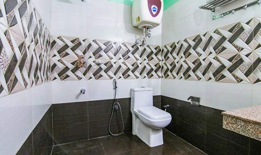 Bathroom, Fabhotel Kundan Inn, Kullu