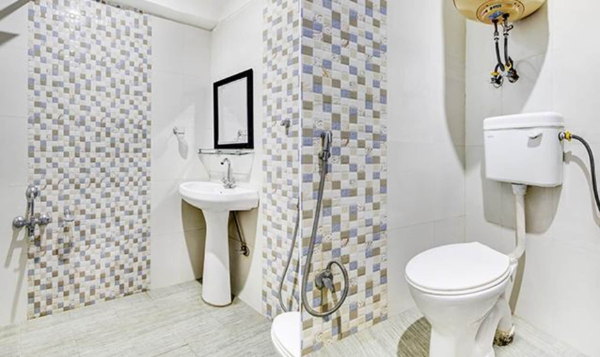 Bathroom 3, Fabhotel Prime Grand Ali, Srinagar
