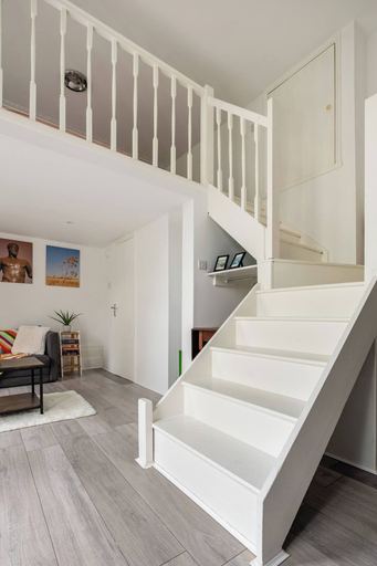 Others 5, West Oasis - Escape From Chaos, London