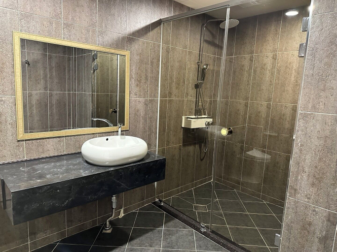 Bathroom 4, mir hotel, Sokcho