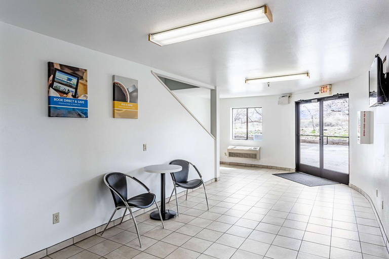 Public Area 3, Motel 6 Espanola, NM, Rio Arriba