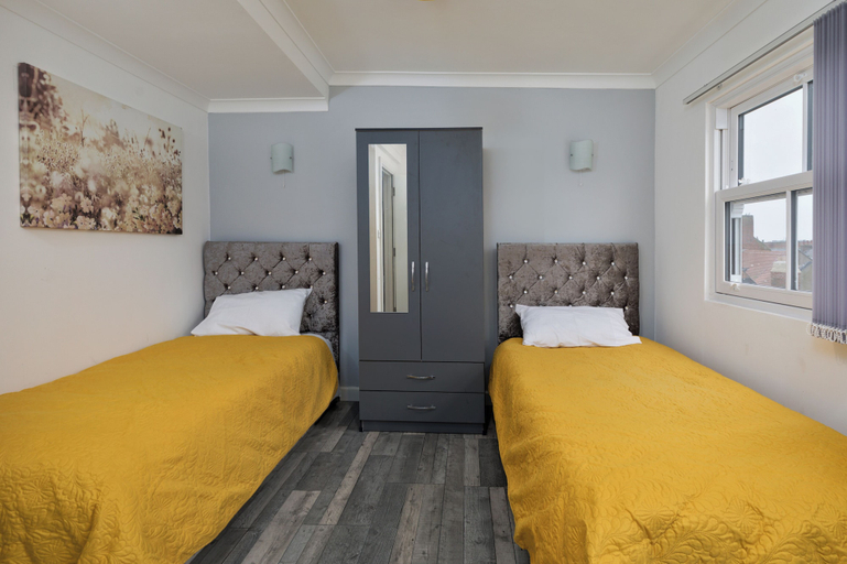 Bedroom 3, Flat 6 - Apartment for 4 in Town Centre, North Yorkshire