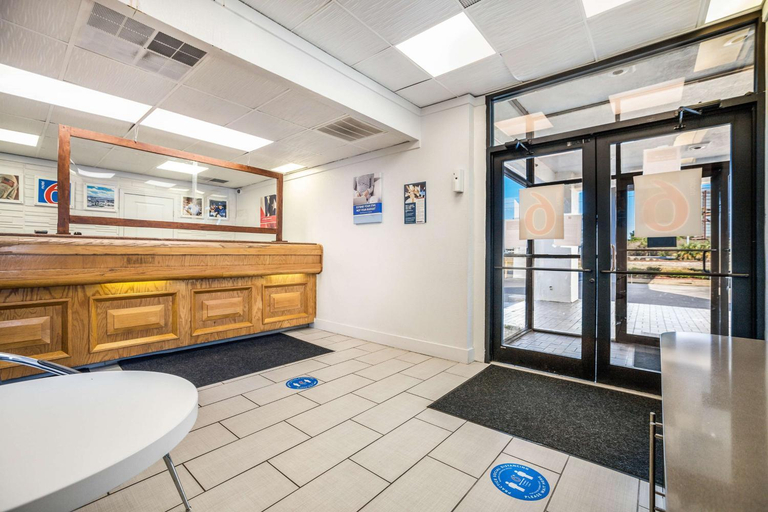 Public Area 2, Motel 6 Florence, SC, Florence